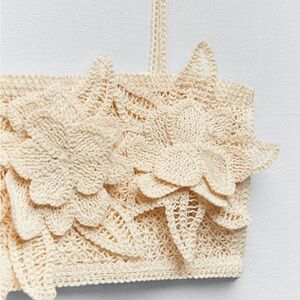 zaraCrochet Floral Beige Tote Bag – Handcrafted Flower Detail